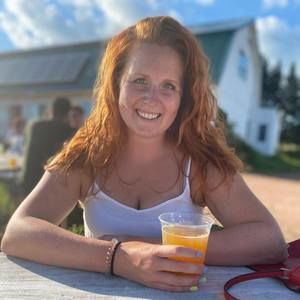 Meet your Posher, Claire